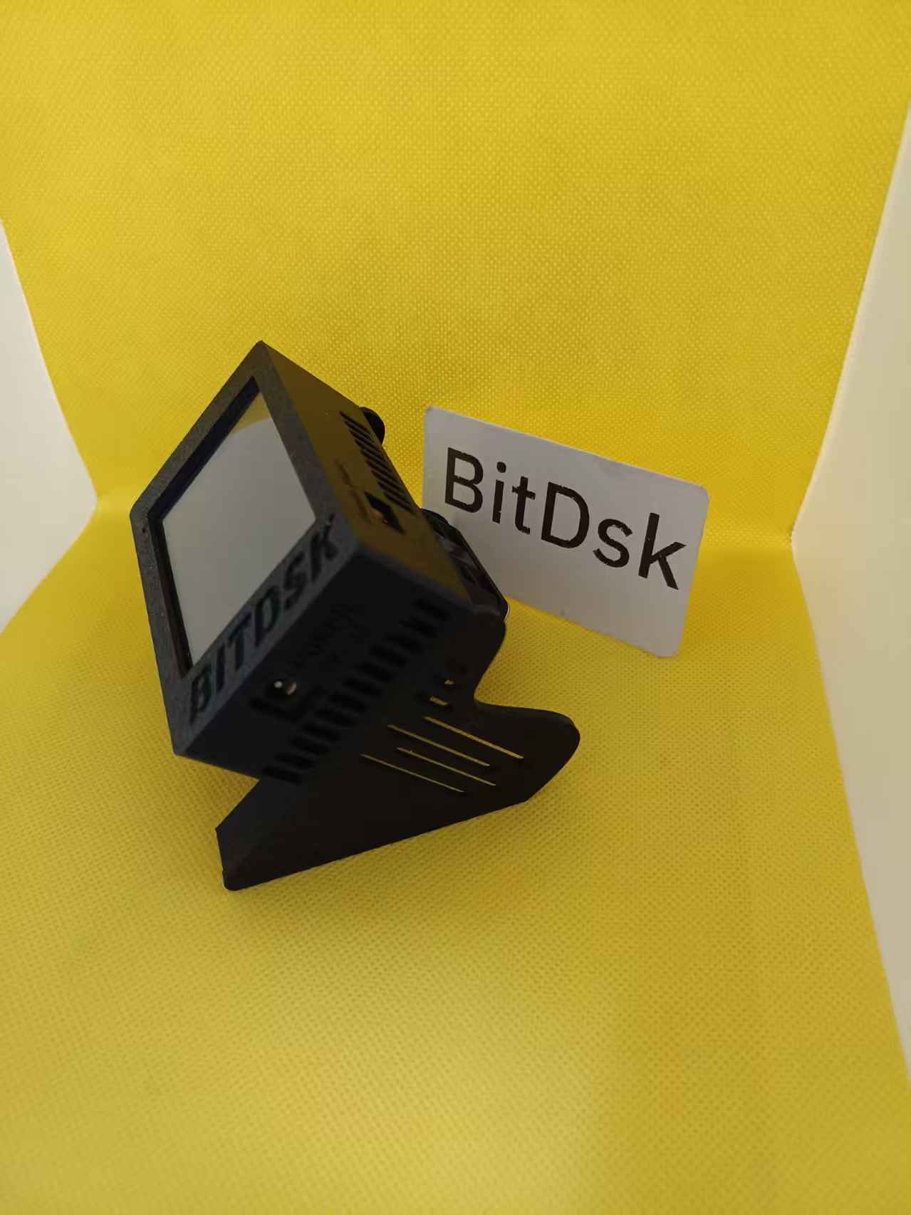 Bitdsk U2 Touch 1200GH/S | 2.8" Smart Standalone Bitcoin Miner - Image 6